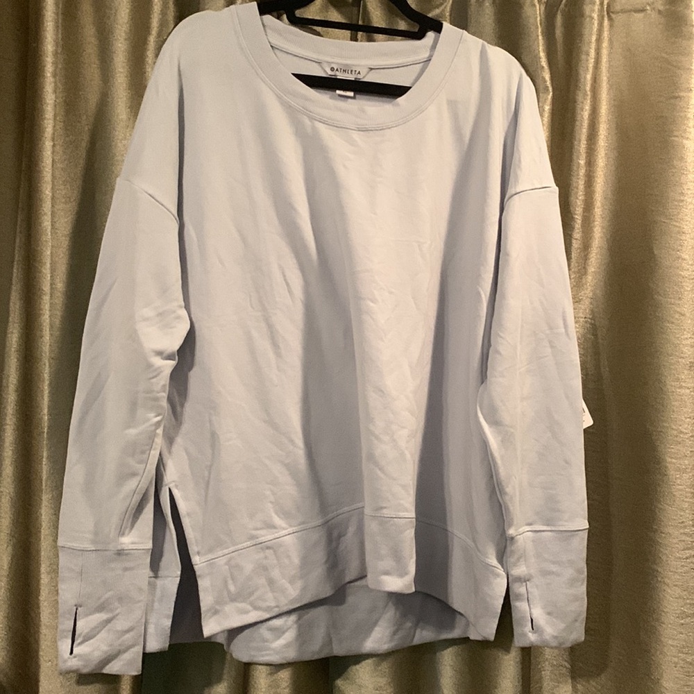 NWT Light blue size XL Luxe Sweatshirt side slits keyhole thumb longer in back